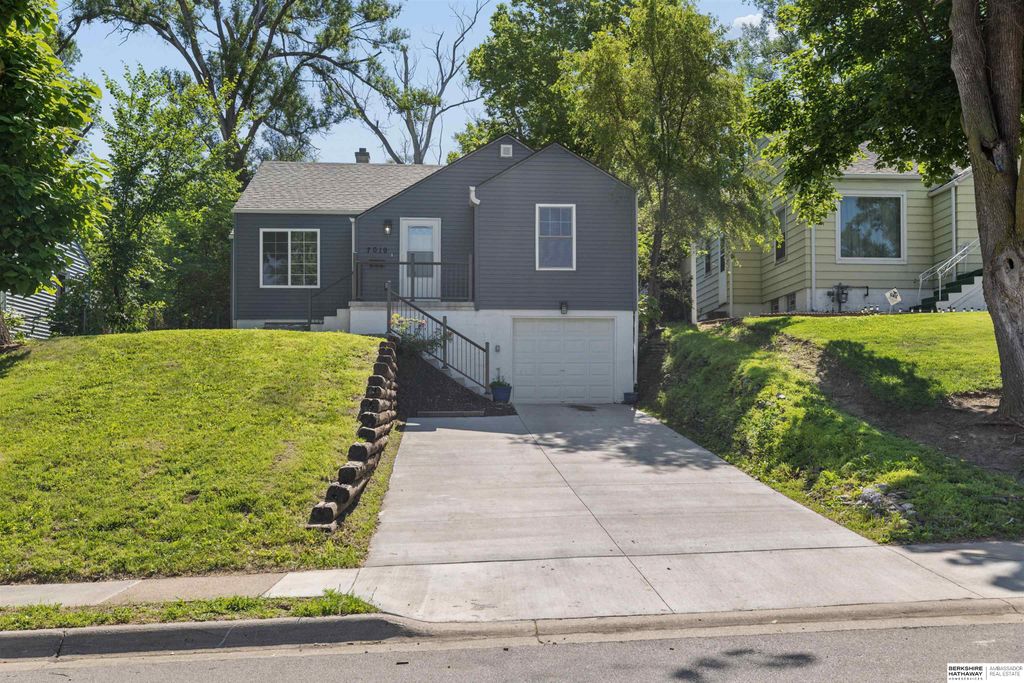 7019 N 33rd Street, Omaha, NE 68112
