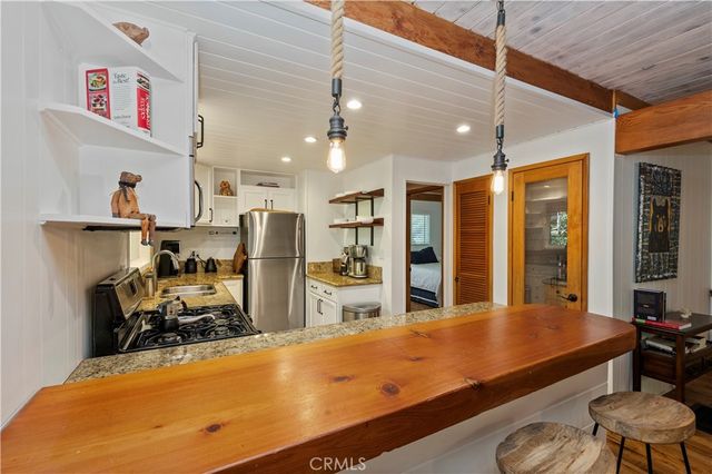 27828 Rainbow Drive, Lake Arrowhead, CA 92352