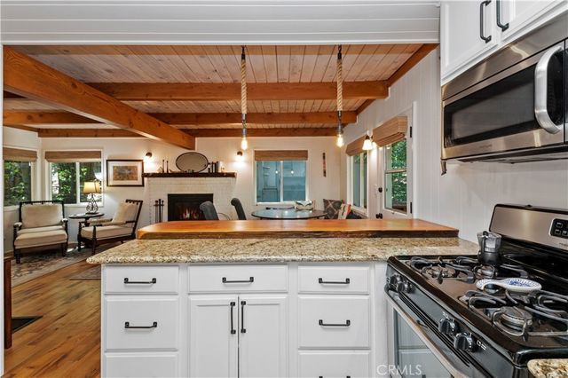 27828 Rainbow Drive, Lake Arrowhead, CA 92352