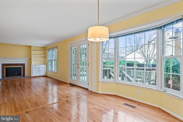 3216 NESTLEWOOD DR, Oak Hill, VA 20171