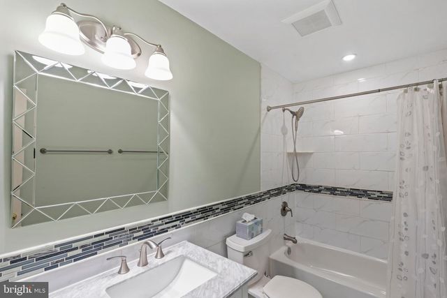 3216 NESTLEWOOD DR, Oak Hill, VA 20171