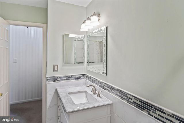 3216 NESTLEWOOD DR, Oak Hill, VA 20171