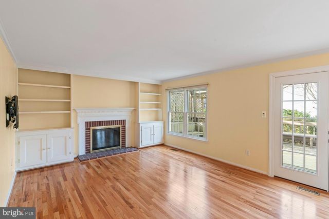 3216 NESTLEWOOD DR, Oak Hill, VA 20171