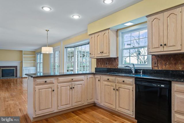 3216 NESTLEWOOD DR, Oak Hill, VA 20171