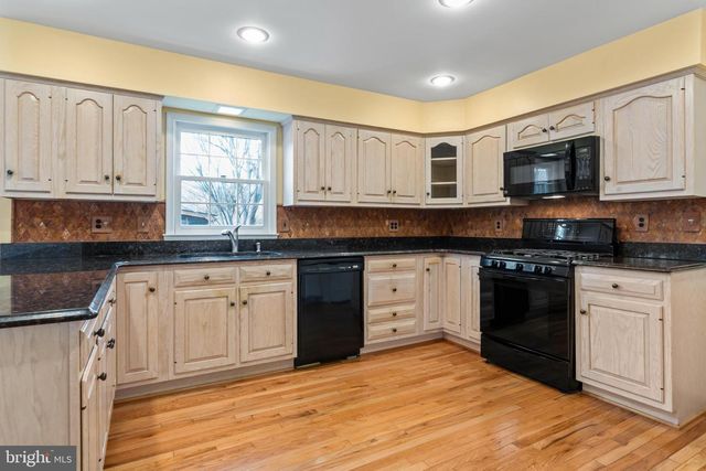 3216 NESTLEWOOD DR, Oak Hill, VA 20171