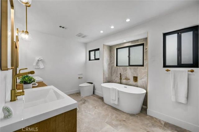 10321 Kamuela, Huntington Beach, CA 92646