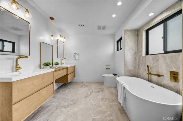 10321 Kamuela, Huntington Beach, CA 92646