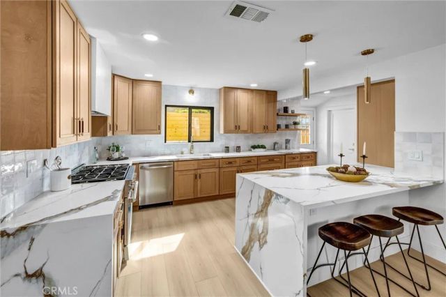 10321 Kamuela, Huntington Beach, CA 92646