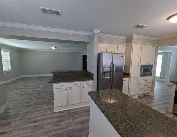 6026 Warm Springs Road, Houston, TX 77035