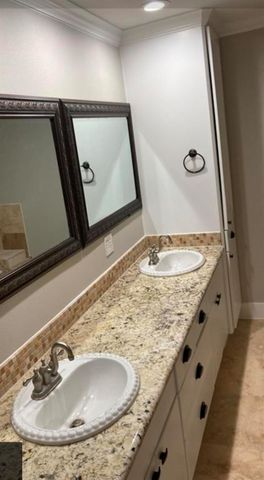 6026 Warm Springs Road, Houston, TX 77035