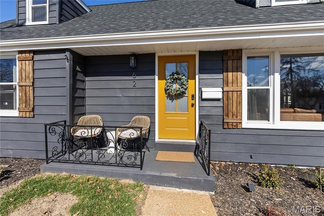 621 Meadowridge Lane, Kirkwood, MO 63122