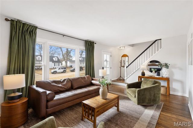 621 Meadowridge Lane, Kirkwood, MO 63122