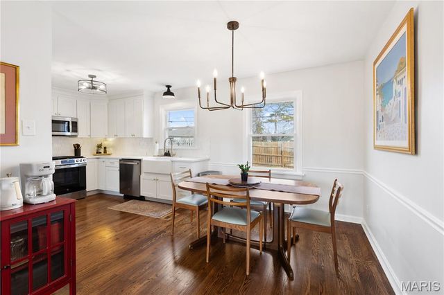 621 Meadowridge Lane, Kirkwood, MO 63122