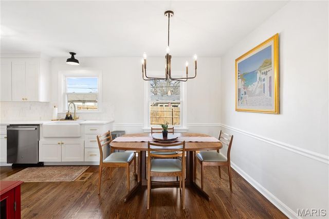 621 Meadowridge Lane, Kirkwood, MO 63122