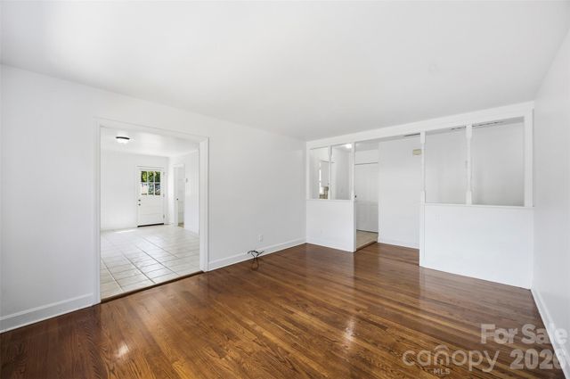 4700 Woodway Place, Charlotte, NC 28208
