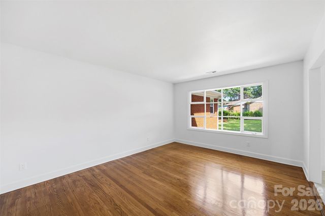 4700 Woodway Place, Charlotte, NC 28208