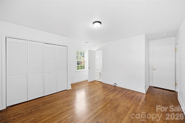4700 Woodway Place, Charlotte, NC 28208