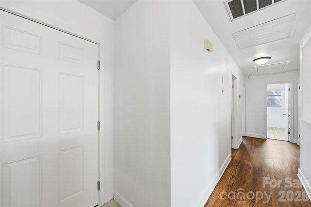 4700 Woodway Place, Charlotte, NC 28208