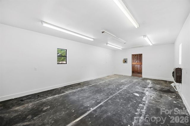 4700 Woodway Place, Charlotte, NC 28208