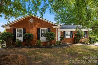 4700 Woodway Place, Charlotte, NC 28208