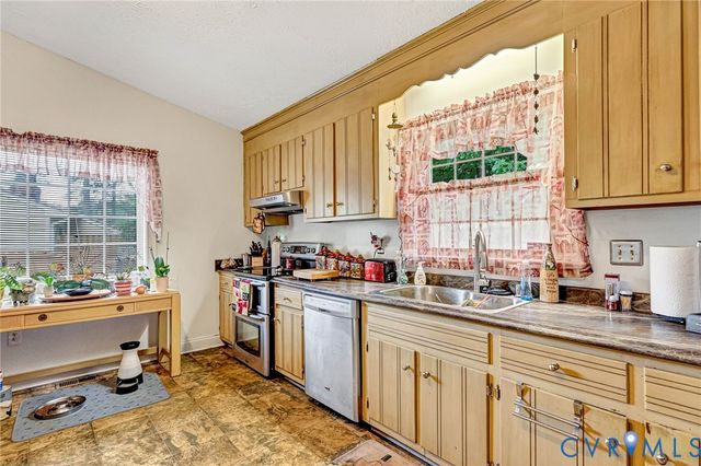11330 Great Branch Dr, Chester, VA 23831