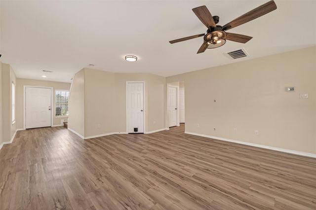 1308 Winding Willow Drive, Pinehurst, TX 77362