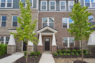 25556 Tolstoy Trail, Novi, MI 48375