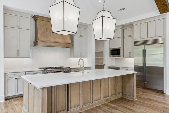 1646 Honeyman Pt, Brentwood, TN 37027