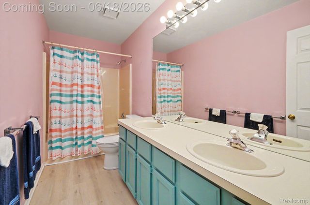 425 Thornridge Court, Rochester Hills, MI 48307