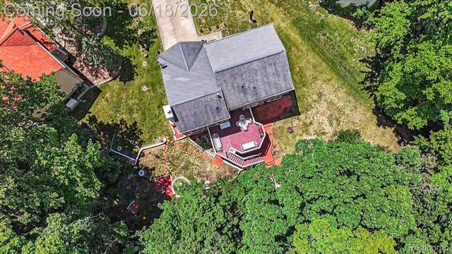 425 Thornridge Court, Rochester Hills, MI 48307