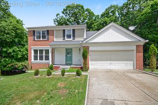 425 Thornridge Court, Rochester Hills, MI 48307
