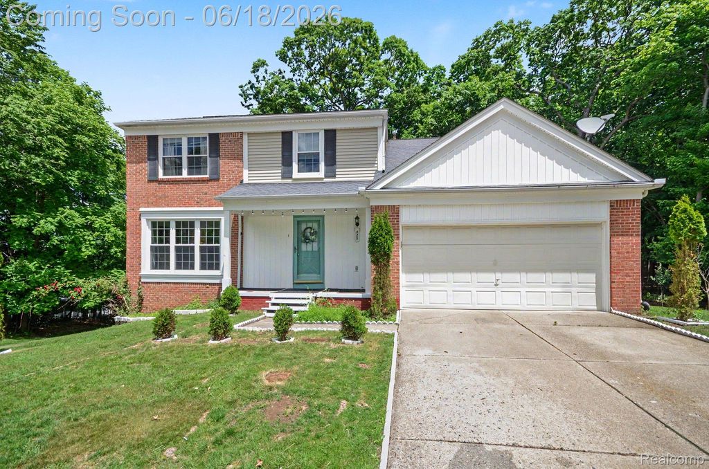 425 Thornridge Court, Rochester Hills, MI 48307