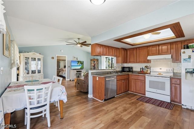 2501 SW 52nd TER, Cape Coral, FL 33914