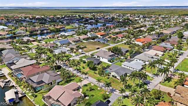 2501 SW 52nd TER, Cape Coral, FL 33914