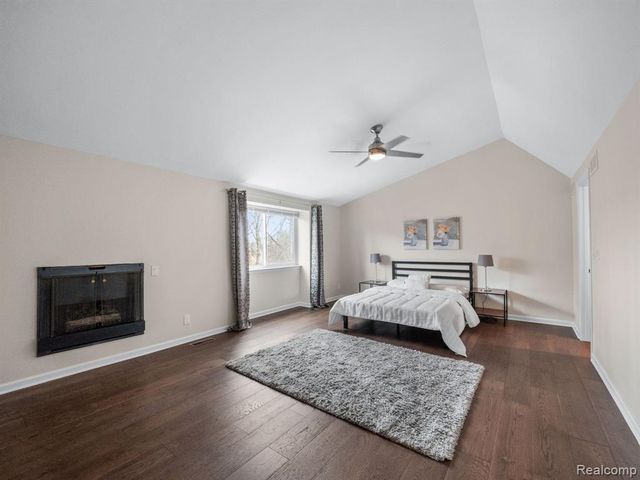 177 E Long Lake Road, Bloomfield Hills, MI 48304