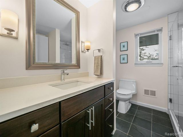 177 E Long Lake Road, Bloomfield Hills, MI 48304