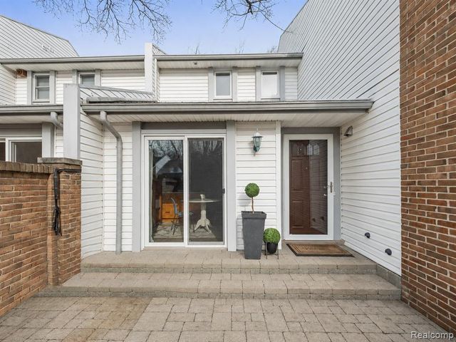 177 E Long Lake Road, Bloomfield Hills, MI 48304