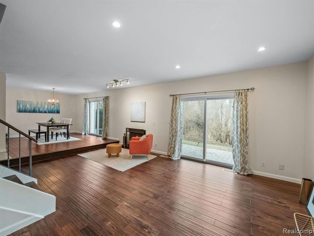 177 E Long Lake Road, Bloomfield Hills, MI 48304