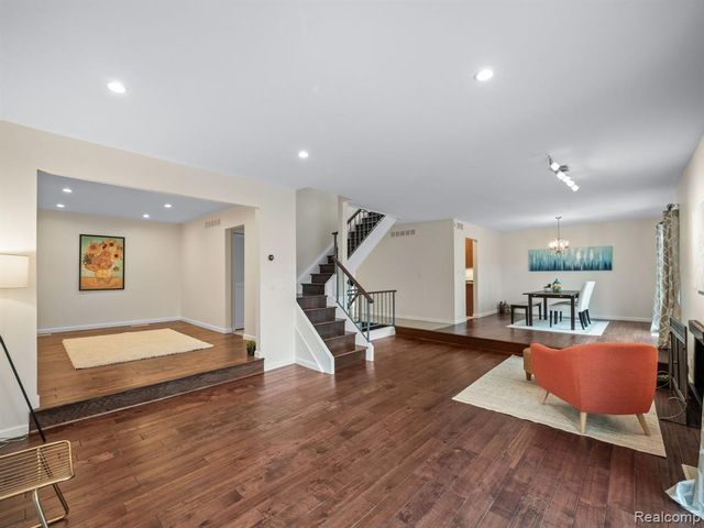 177 E Long Lake Road, Bloomfield Hills, MI 48304