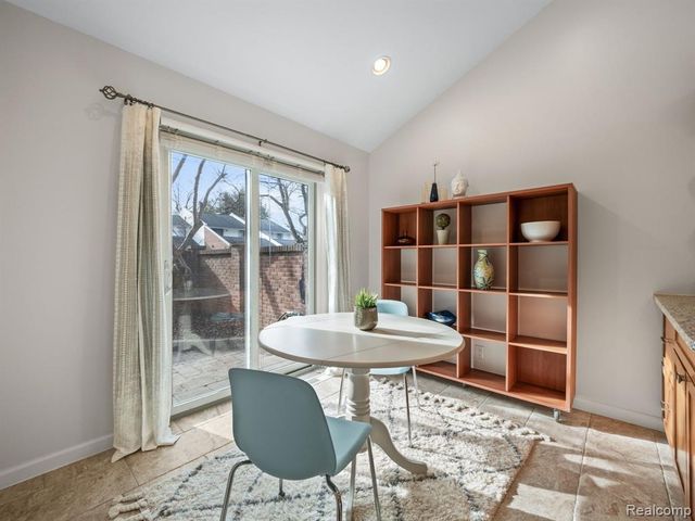 177 E Long Lake Road, Bloomfield Hills, MI 48304