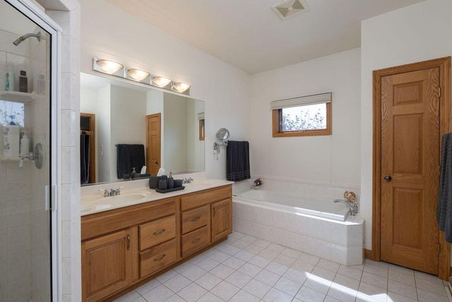 N1583 Meadow Ridge ROAD, La Crosse, WI 54601