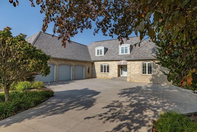 N1583 Meadow Ridge ROAD, La Crosse, WI 54601