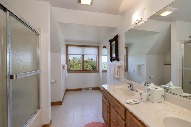 N1583 Meadow Ridge ROAD, La Crosse, WI 54601