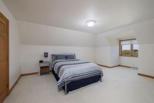 N1583 Meadow Ridge ROAD, La Crosse, WI 54601