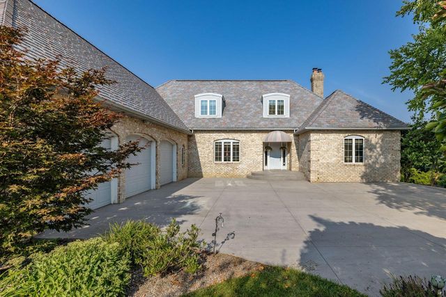 N1583 Meadow Ridge ROAD, La Crosse, WI 54601