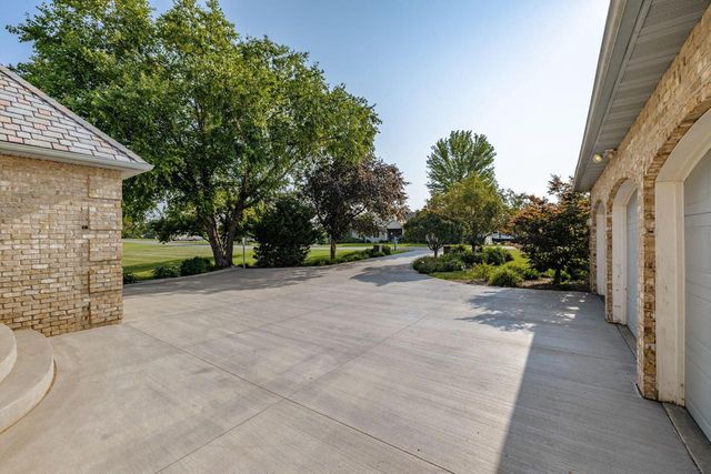 N1583 Meadow Ridge ROAD, La Crosse, WI 54601