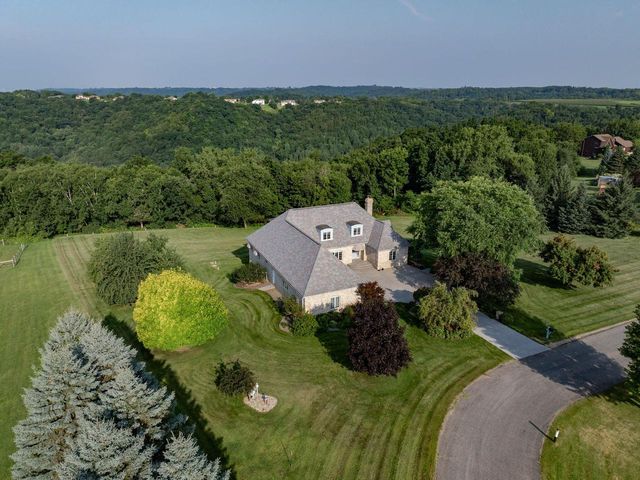 N1583 Meadow Ridge ROAD, La Crosse, WI 54601