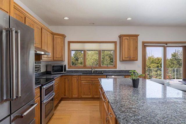 N1583 Meadow Ridge ROAD, La Crosse, WI 54601