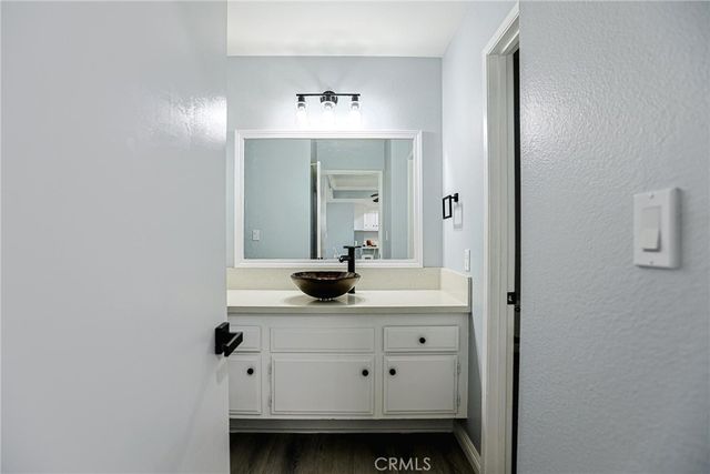 278 147-C8 N Wilshire C8, Anaheim, CA 92801