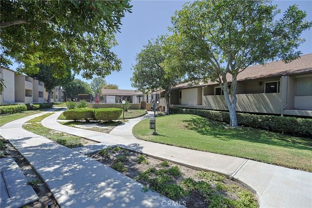 278 147-C8 N Wilshire C8, Anaheim, CA 92801